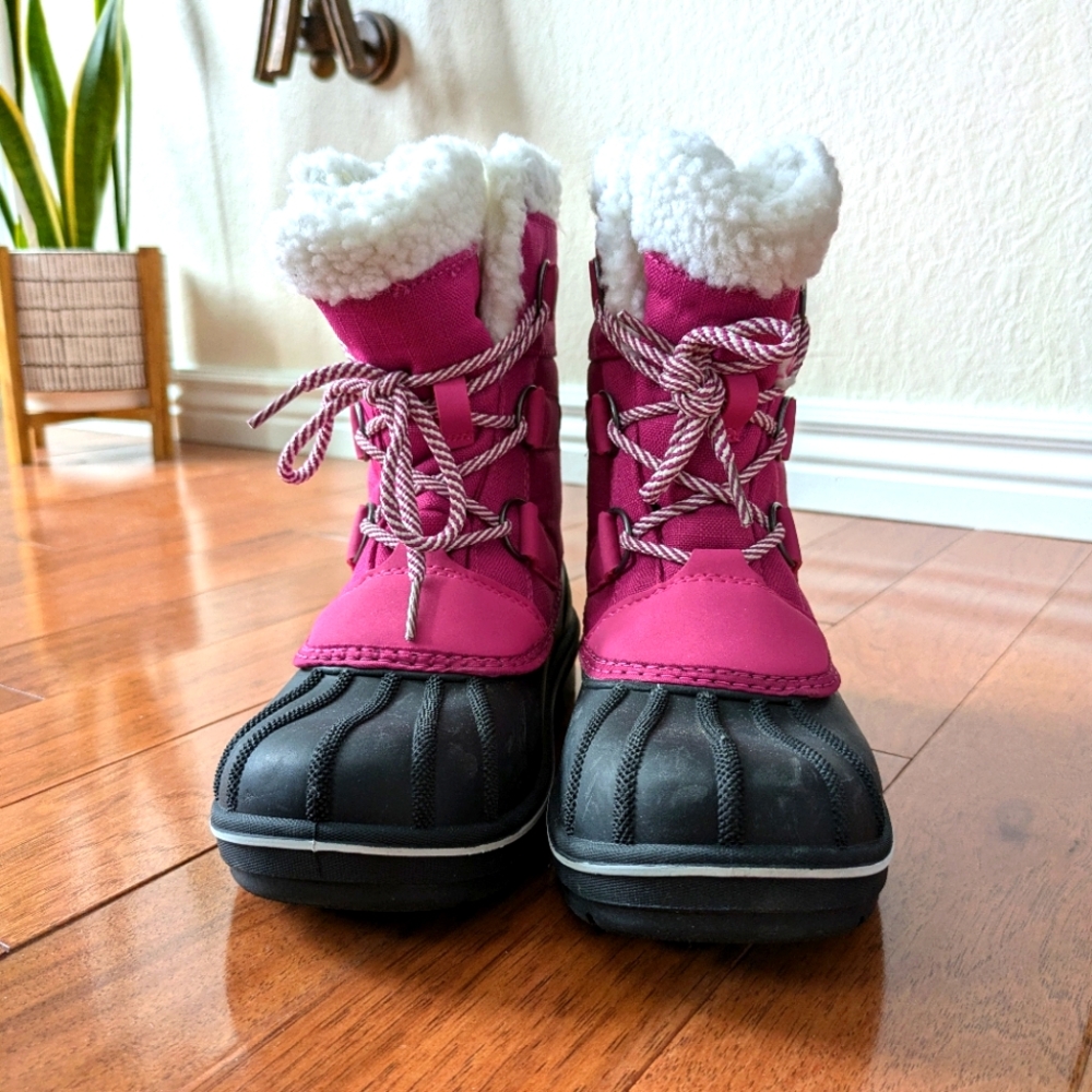 Cat & Jack Girls size 3 Pink Snow Boots